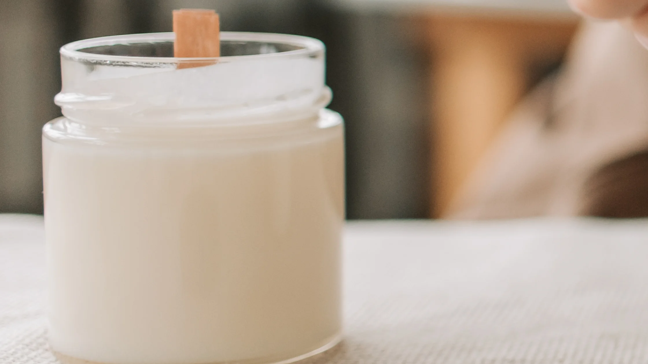 do all woodwick candles crackle